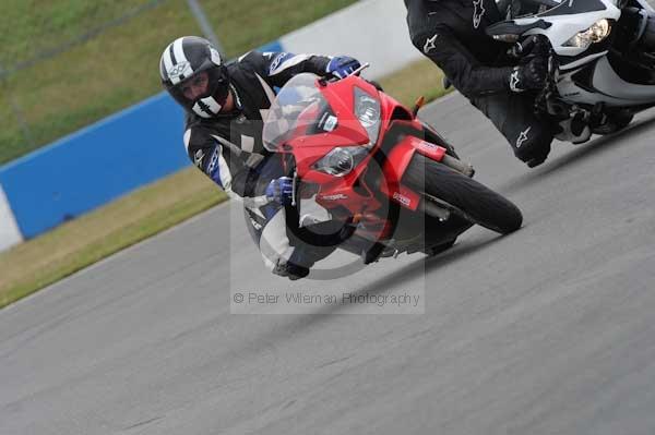 Motorcycle action photographs;Trackday digital images;donington;donington park leicestershire;donington photographs;event digital images;eventdigitalimages;no limits trackday;peter wileman photography;trackday;trackday photos