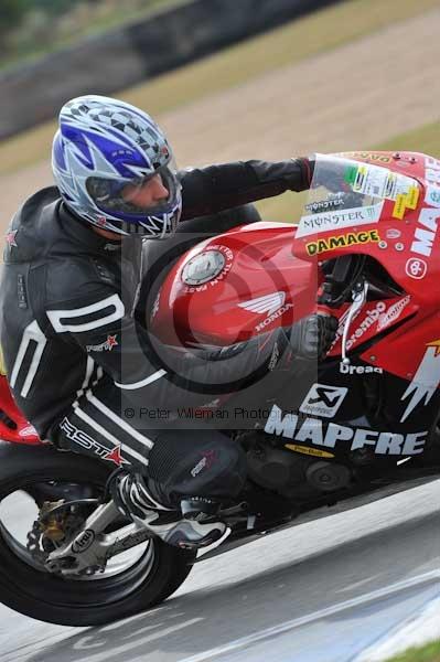 Motorcycle action photographs;Trackday digital images;donington;donington park leicestershire;donington photographs;event digital images;eventdigitalimages;no limits trackday;peter wileman photography;trackday;trackday photos