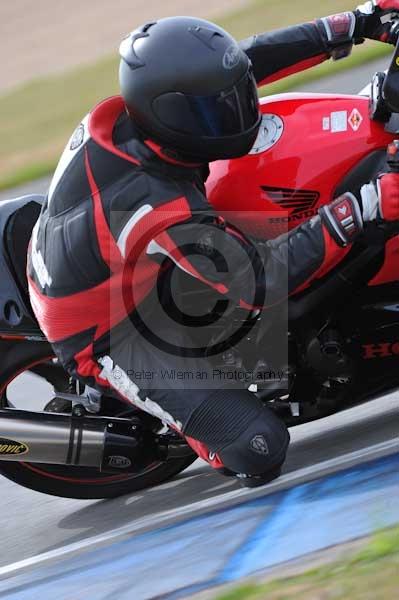 Motorcycle action photographs;Trackday digital images;donington;donington park leicestershire;donington photographs;event digital images;eventdigitalimages;no limits trackday;peter wileman photography;trackday;trackday photos