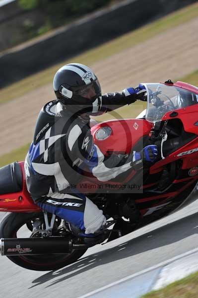 Motorcycle action photographs;Trackday digital images;donington;donington park leicestershire;donington photographs;event digital images;eventdigitalimages;no limits trackday;peter wileman photography;trackday;trackday photos