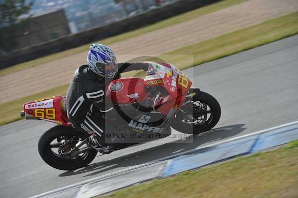 Motorcycle action photographs;Trackday digital images;donington;donington park leicestershire;donington photographs;event digital images;eventdigitalimages;no limits trackday;peter wileman photography;trackday;trackday photos