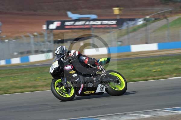 Motorcycle action photographs;Trackday digital images;donington;donington park leicestershire;donington photographs;event digital images;eventdigitalimages;no limits trackday;peter wileman photography;trackday;trackday photos