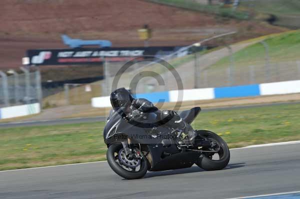 Motorcycle action photographs;Trackday digital images;donington;donington park leicestershire;donington photographs;event digital images;eventdigitalimages;no limits trackday;peter wileman photography;trackday;trackday photos