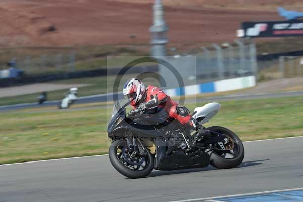 Motorcycle action photographs;Trackday digital images;donington;donington park leicestershire;donington photographs;event digital images;eventdigitalimages;no limits trackday;peter wileman photography;trackday;trackday photos