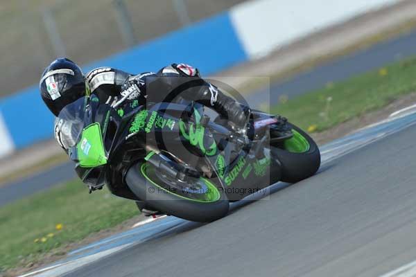 Motorcycle action photographs;Trackday digital images;donington;donington park leicestershire;donington photographs;event digital images;eventdigitalimages;no limits trackday;peter wileman photography;trackday;trackday photos