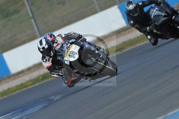 Motorcycle action photographs;Trackday digital images;donington;donington park leicestershire;donington photographs;event digital images;eventdigitalimages;no limits trackday;peter wileman photography;trackday;trackday photos