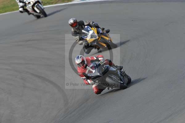 Motorcycle action photographs;Trackday digital images;donington;donington park leicestershire;donington photographs;event digital images;eventdigitalimages;no limits trackday;peter wileman photography;trackday;trackday photos