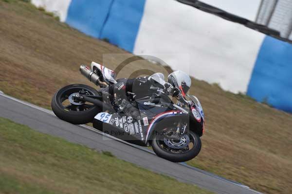 Motorcycle action photographs;Trackday digital images;donington;donington park leicestershire;donington photographs;event digital images;eventdigitalimages;no limits trackday;peter wileman photography;trackday;trackday photos