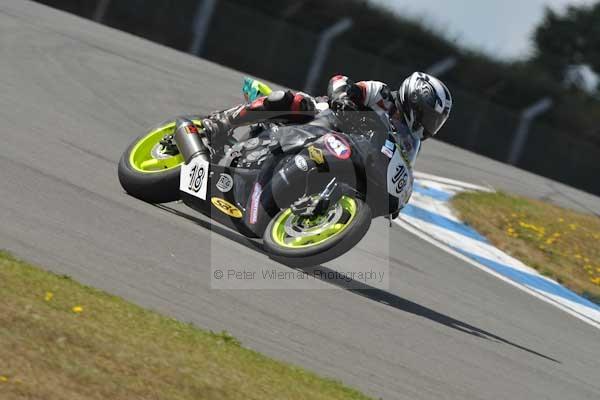 Motorcycle action photographs;Trackday digital images;donington;donington park leicestershire;donington photographs;event digital images;eventdigitalimages;no limits trackday;peter wileman photography;trackday;trackday photos