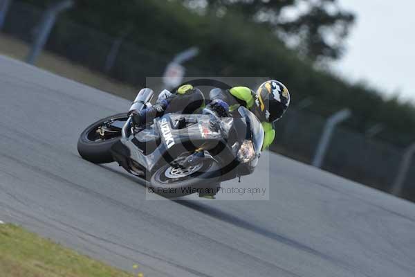 Motorcycle action photographs;Trackday digital images;donington;donington park leicestershire;donington photographs;event digital images;eventdigitalimages;no limits trackday;peter wileman photography;trackday;trackday photos
