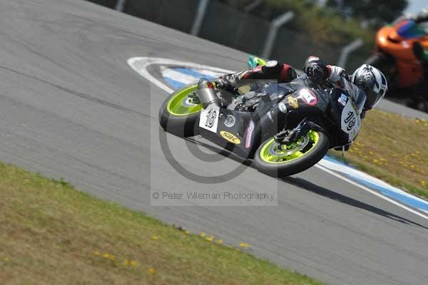 Motorcycle action photographs;Trackday digital images;donington;donington park leicestershire;donington photographs;event digital images;eventdigitalimages;no limits trackday;peter wileman photography;trackday;trackday photos