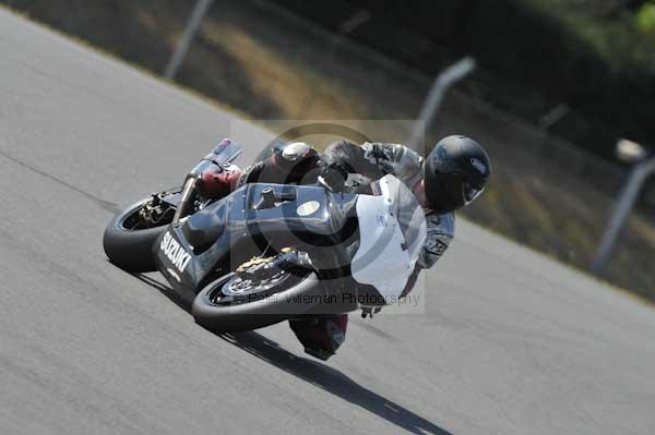 Motorcycle action photographs;Trackday digital images;donington;donington park leicestershire;donington photographs;event digital images;eventdigitalimages;no limits trackday;peter wileman photography;trackday;trackday photos