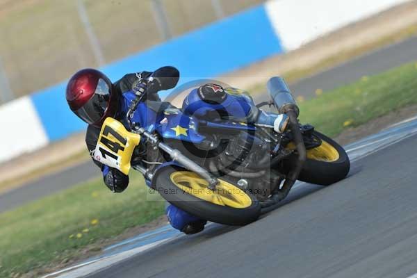 Motorcycle action photographs;Trackday digital images;donington;donington park leicestershire;donington photographs;event digital images;eventdigitalimages;no limits trackday;peter wileman photography;trackday;trackday photos