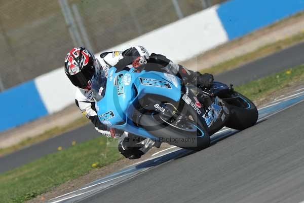 Motorcycle action photographs;Trackday digital images;donington;donington park leicestershire;donington photographs;event digital images;eventdigitalimages;no limits trackday;peter wileman photography;trackday;trackday photos