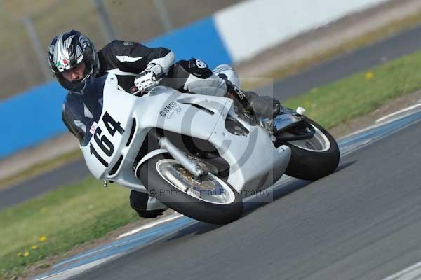 Motorcycle action photographs;Trackday digital images;donington;donington park leicestershire;donington photographs;event digital images;eventdigitalimages;no limits trackday;peter wileman photography;trackday;trackday photos