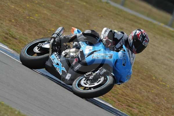 Motorcycle action photographs;Trackday digital images;donington;donington park leicestershire;donington photographs;event digital images;eventdigitalimages;no limits trackday;peter wileman photography;trackday;trackday photos