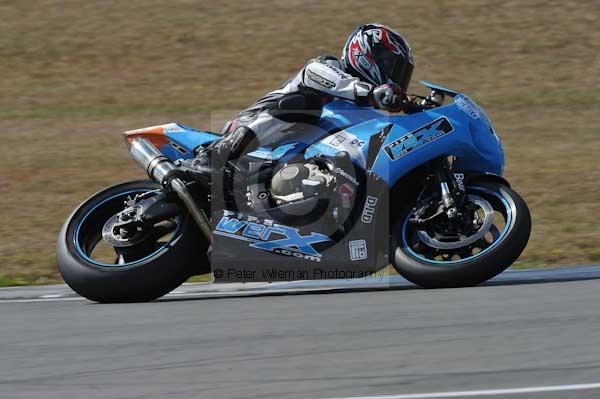 Motorcycle action photographs;Trackday digital images;donington;donington park leicestershire;donington photographs;event digital images;eventdigitalimages;no limits trackday;peter wileman photography;trackday;trackday photos