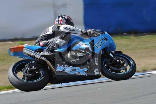 Motorcycle action photographs;Trackday digital images;donington;donington park leicestershire;donington photographs;event digital images;eventdigitalimages;no limits trackday;peter wileman photography;trackday;trackday photos