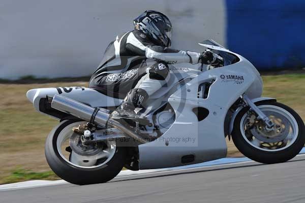 Motorcycle action photographs;Trackday digital images;donington;donington park leicestershire;donington photographs;event digital images;eventdigitalimages;no limits trackday;peter wileman photography;trackday;trackday photos