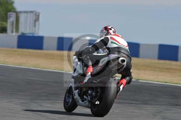 Motorcycle action photographs;Trackday digital images;donington;donington park leicestershire;donington photographs;event digital images;eventdigitalimages;no limits trackday;peter wileman photography;trackday;trackday photos