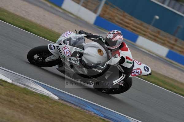 Motorcycle action photographs;Trackday digital images;donington;donington park leicestershire;donington photographs;event digital images;eventdigitalimages;no limits trackday;peter wileman photography;trackday;trackday photos
