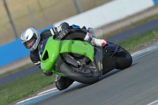 Motorcycle action photographs;Trackday digital images;donington;donington park leicestershire;donington photographs;event digital images;eventdigitalimages;no limits trackday;peter wileman photography;trackday;trackday photos