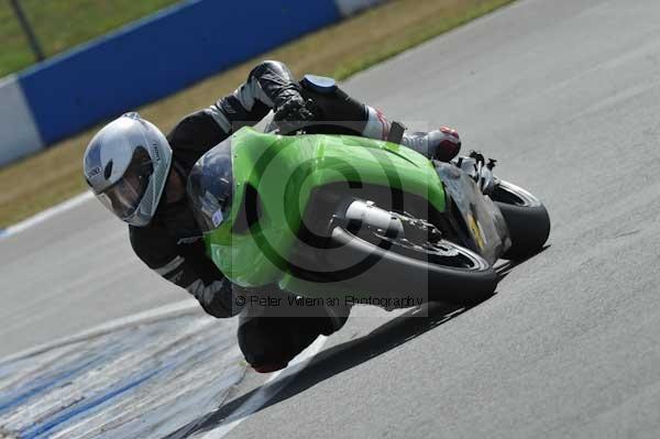 Motorcycle action photographs;Trackday digital images;donington;donington park leicestershire;donington photographs;event digital images;eventdigitalimages;no limits trackday;peter wileman photography;trackday;trackday photos
