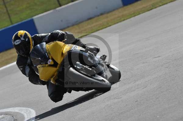 Motorcycle action photographs;Trackday digital images;donington;donington park leicestershire;donington photographs;event digital images;eventdigitalimages;no limits trackday;peter wileman photography;trackday;trackday photos
