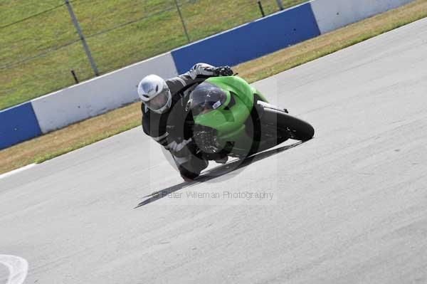 Motorcycle action photographs;Trackday digital images;donington;donington park leicestershire;donington photographs;event digital images;eventdigitalimages;no limits trackday;peter wileman photography;trackday;trackday photos