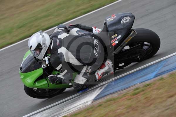 Motorcycle action photographs;Trackday digital images;donington;donington park leicestershire;donington photographs;event digital images;eventdigitalimages;no limits trackday;peter wileman photography;trackday;trackday photos