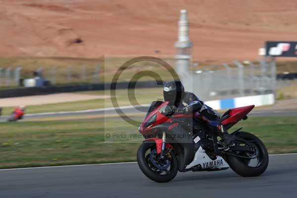 Motorcycle action photographs;Trackday digital images;donington;donington park leicestershire;donington photographs;event digital images;eventdigitalimages;no limits trackday;peter wileman photography;trackday;trackday photos