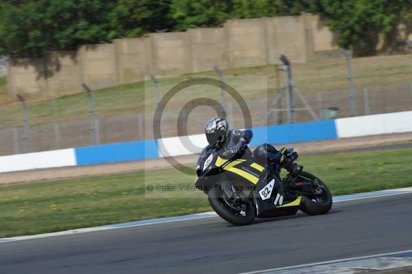 Motorcycle action photographs;Trackday digital images;donington;donington park leicestershire;donington photographs;event digital images;eventdigitalimages;no limits trackday;peter wileman photography;trackday;trackday photos