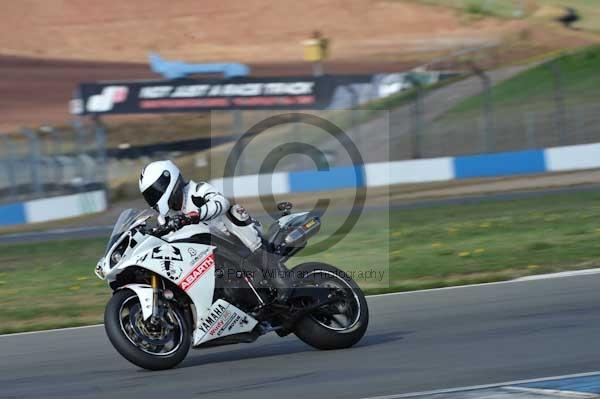 Motorcycle action photographs;Trackday digital images;donington;donington park leicestershire;donington photographs;event digital images;eventdigitalimages;no limits trackday;peter wileman photography;trackday;trackday photos