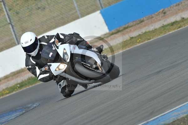 Motorcycle action photographs;Trackday digital images;donington;donington park leicestershire;donington photographs;event digital images;eventdigitalimages;no limits trackday;peter wileman photography;trackday;trackday photos