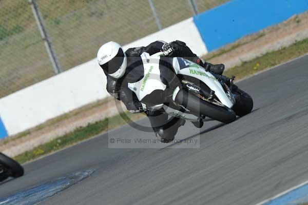 Motorcycle action photographs;Trackday digital images;donington;donington park leicestershire;donington photographs;event digital images;eventdigitalimages;no limits trackday;peter wileman photography;trackday;trackday photos