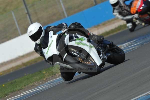 Motorcycle action photographs;Trackday digital images;donington;donington park leicestershire;donington photographs;event digital images;eventdigitalimages;no limits trackday;peter wileman photography;trackday;trackday photos