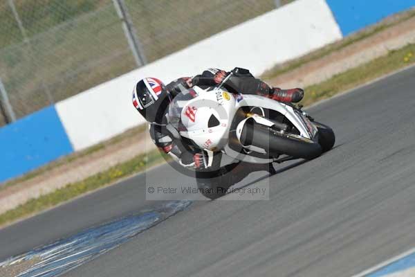 Motorcycle action photographs;Trackday digital images;donington;donington park leicestershire;donington photographs;event digital images;eventdigitalimages;no limits trackday;peter wileman photography;trackday;trackday photos