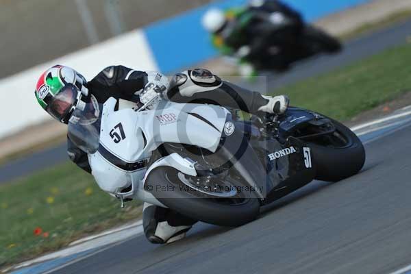 Motorcycle action photographs;Trackday digital images;donington;donington park leicestershire;donington photographs;event digital images;eventdigitalimages;no limits trackday;peter wileman photography;trackday;trackday photos