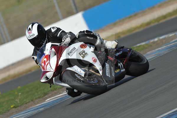 Motorcycle action photographs;Trackday digital images;donington;donington park leicestershire;donington photographs;event digital images;eventdigitalimages;no limits trackday;peter wileman photography;trackday;trackday photos