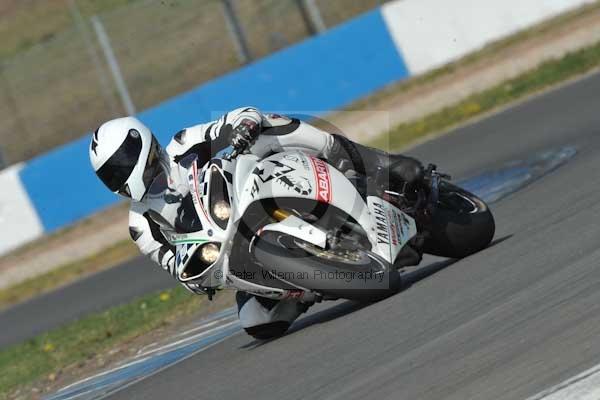 Motorcycle action photographs;Trackday digital images;donington;donington park leicestershire;donington photographs;event digital images;eventdigitalimages;no limits trackday;peter wileman photography;trackday;trackday photos