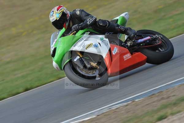 Motorcycle action photographs;Trackday digital images;donington;donington park leicestershire;donington photographs;event digital images;eventdigitalimages;no limits trackday;peter wileman photography;trackday;trackday photos