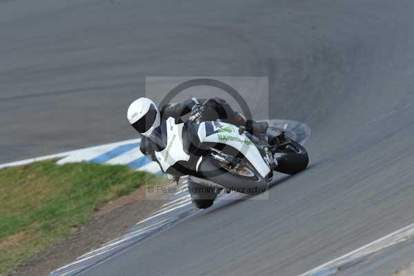 Motorcycle action photographs;Trackday digital images;donington;donington park leicestershire;donington photographs;event digital images;eventdigitalimages;no limits trackday;peter wileman photography;trackday;trackday photos