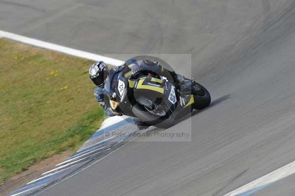 Motorcycle action photographs;Trackday digital images;donington;donington park leicestershire;donington photographs;event digital images;eventdigitalimages;no limits trackday;peter wileman photography;trackday;trackday photos