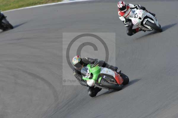Motorcycle action photographs;Trackday digital images;donington;donington park leicestershire;donington photographs;event digital images;eventdigitalimages;no limits trackday;peter wileman photography;trackday;trackday photos