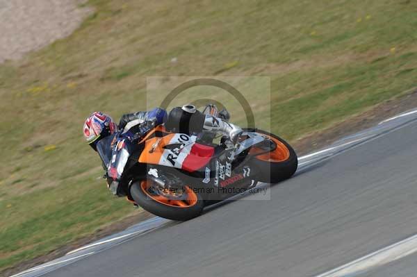 Motorcycle action photographs;Trackday digital images;donington;donington park leicestershire;donington photographs;event digital images;eventdigitalimages;no limits trackday;peter wileman photography;trackday;trackday photos