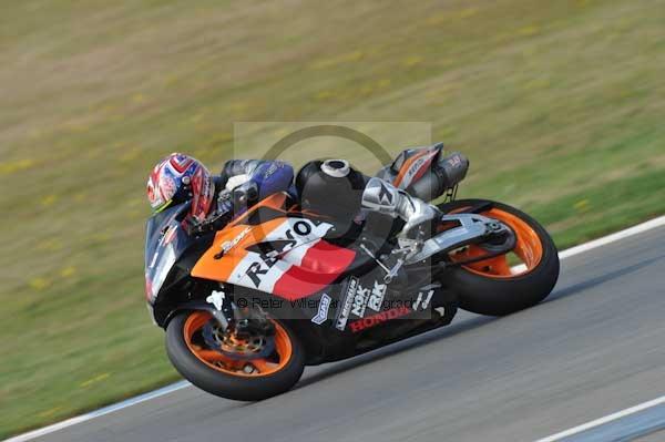 Motorcycle action photographs;Trackday digital images;donington;donington park leicestershire;donington photographs;event digital images;eventdigitalimages;no limits trackday;peter wileman photography;trackday;trackday photos
