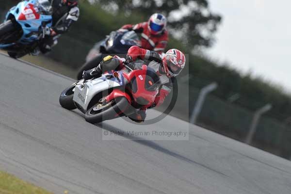 Motorcycle action photographs;Trackday digital images;donington;donington park leicestershire;donington photographs;event digital images;eventdigitalimages;no limits trackday;peter wileman photography;trackday;trackday photos