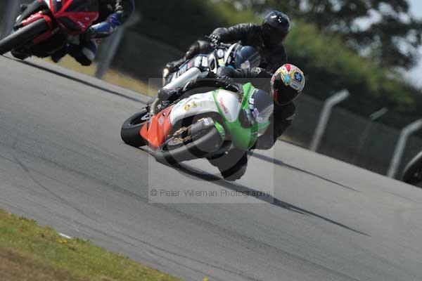 Motorcycle action photographs;Trackday digital images;donington;donington park leicestershire;donington photographs;event digital images;eventdigitalimages;no limits trackday;peter wileman photography;trackday;trackday photos