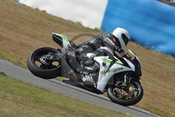 Motorcycle action photographs;Trackday digital images;donington;donington park leicestershire;donington photographs;event digital images;eventdigitalimages;no limits trackday;peter wileman photography;trackday;trackday photos
