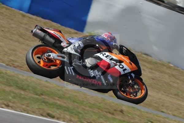 Motorcycle action photographs;Trackday digital images;donington;donington park leicestershire;donington photographs;event digital images;eventdigitalimages;no limits trackday;peter wileman photography;trackday;trackday photos
